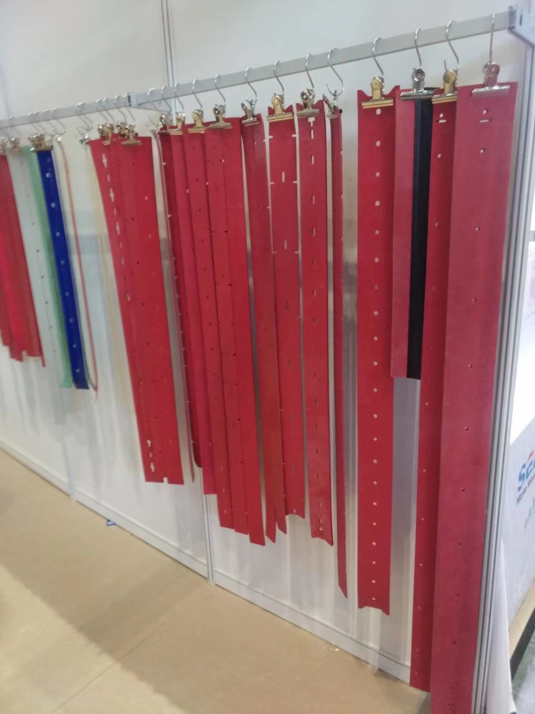 floor scrubber rubber squeegee blades display